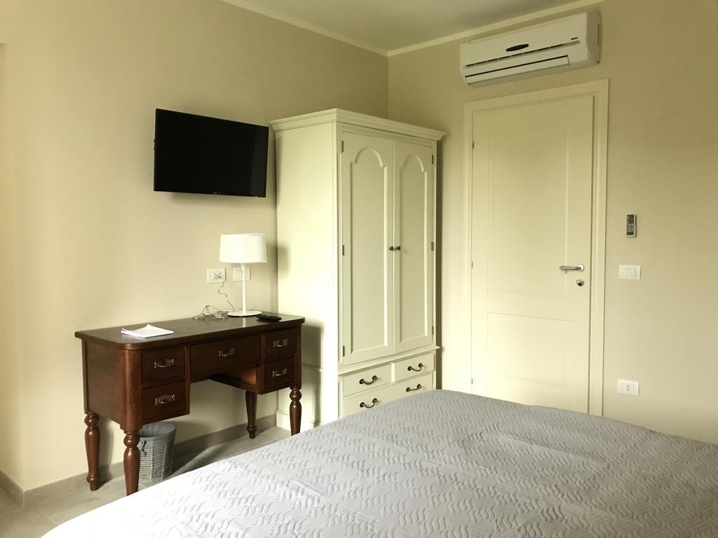 Double or Twin Room,441074379:JPEG